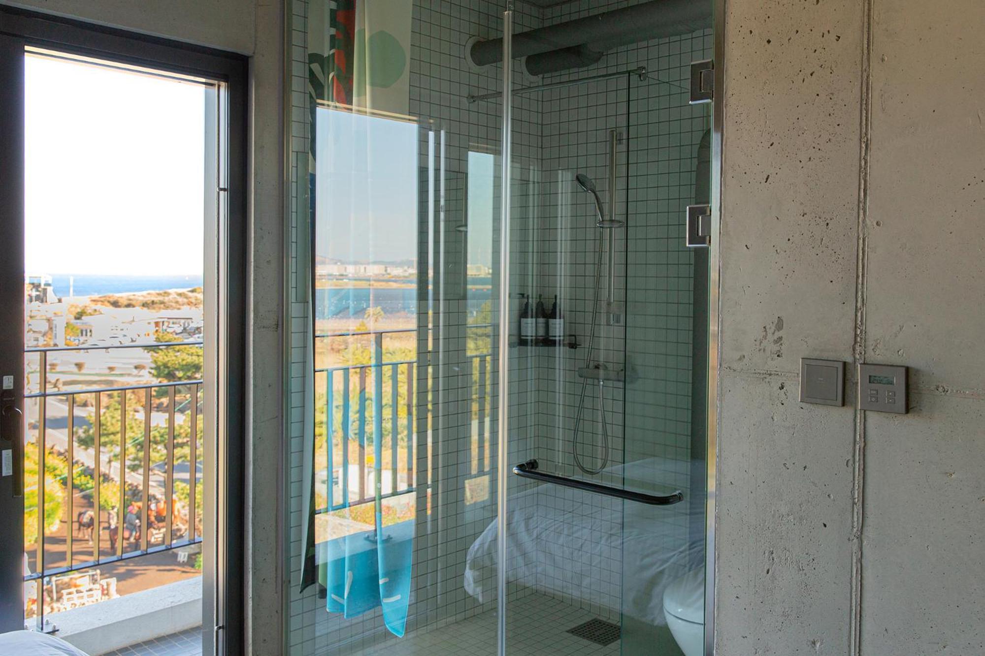 Hotel Playce Camp Jeju à Oso-ri Extérieur photo